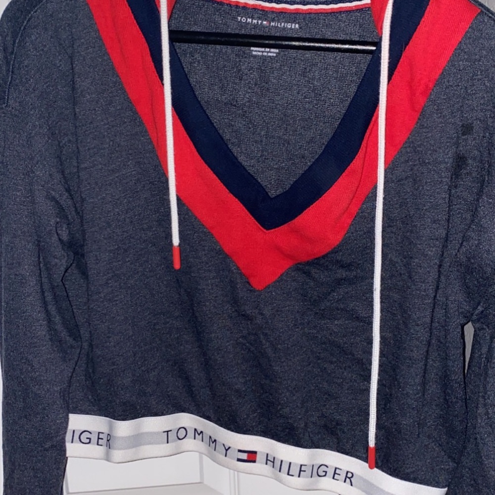 Tommy Hilfiger crop sweatshirt